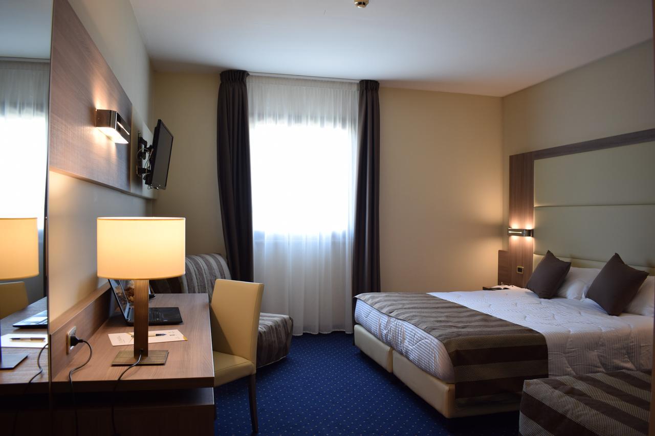 Roma Domus Hotel Ponzano Romano Exterior photo